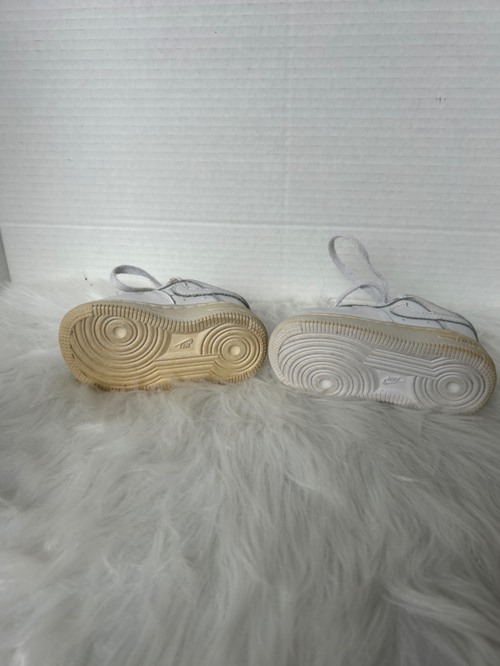 Infant Nike Air Force 1 Kids White Low-Top Sneakers - Picture 2 of 4
